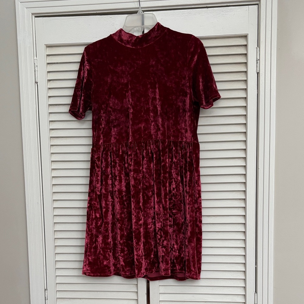 Entro Crushed Velvet Tunic in Deep Burgundy